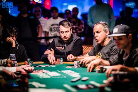 A Melhor Estrategia Para Torneios De Poker Ao Vivo