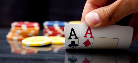 O Bonus Duplo De Multi Hand Poker Em Caca Niqueis Para Livre
